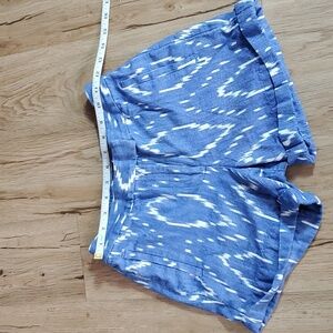 J. CREW  blue and white sunfade Ikat shorts Size 0